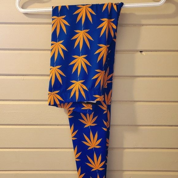 Blue and orange pot leaf leggings - Picture 1 of 4